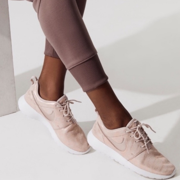 SOLD 🎉HP Nike Roshe One Prm Sneakers 8.5 - Picture 3 of 13